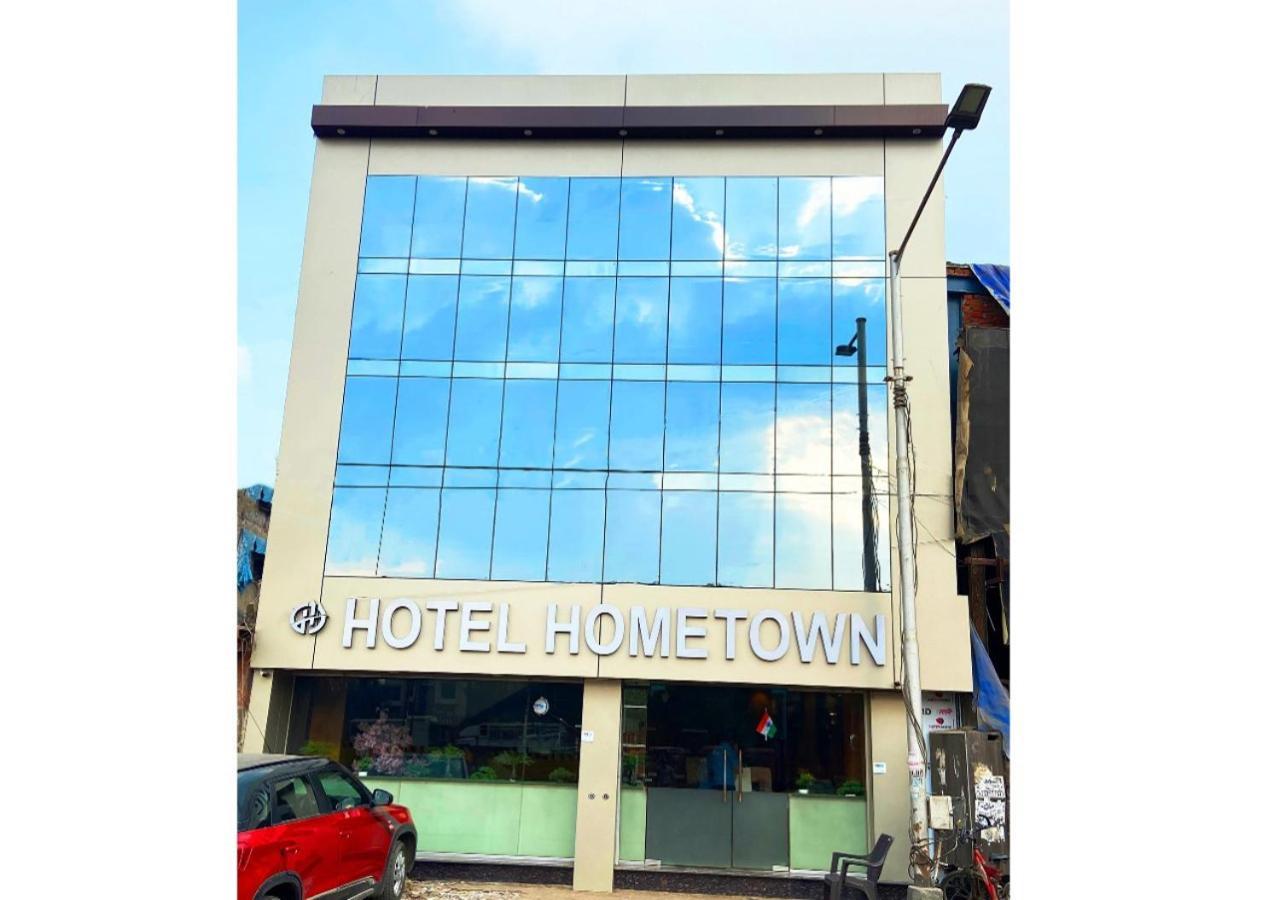 Hotel Hometown Near Us Embassy Bkc Bombaj Exteriér fotografie